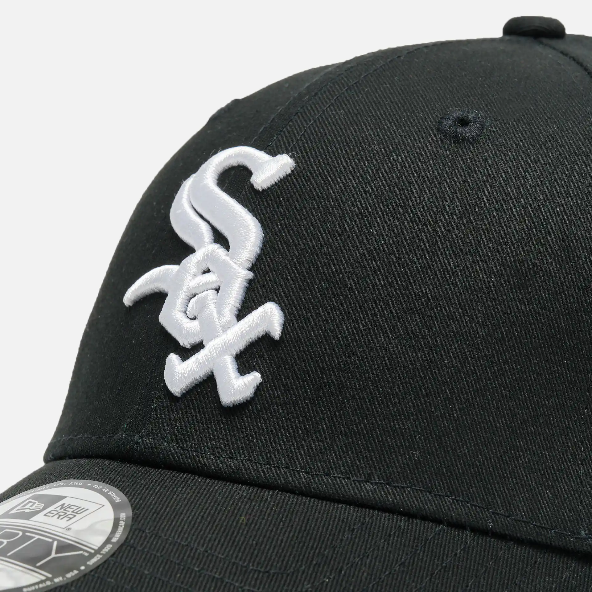 New Era MLB Chicago White Sox Team Side Patch 9Forty Strapback Cap Black BLKWHI